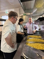 Dzień ósmy w Grecji 
 - praktyki