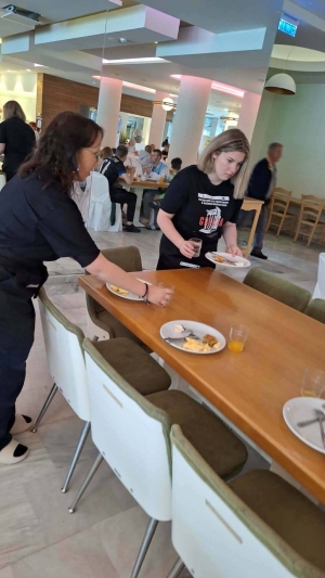 Dzień drugi w Grecji
 - praktyki