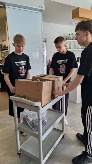 Dzień drugi w Grecji
 - praktyki