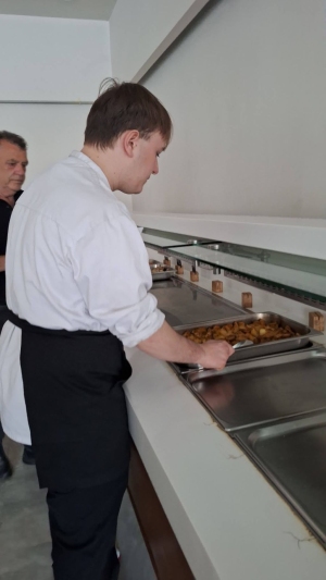 Dzień czwarty w Grecji
 - praktyki