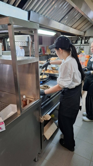 Dzień czwarty w Grecji
 - praktyki