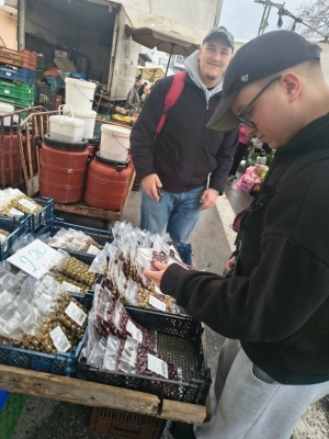 Dzień pierwszy w Grecji
- na targu w Leptokarii