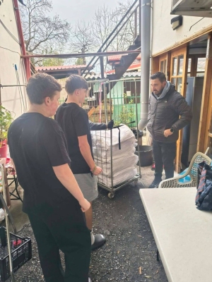 Dzień drugi w Grecji
 - praktyki