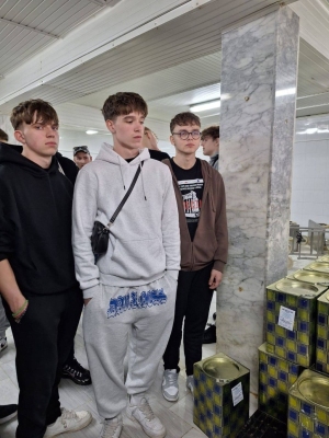 Dzień piąty w Grecji
 - wycieczka 
do rodzinnych fabryk