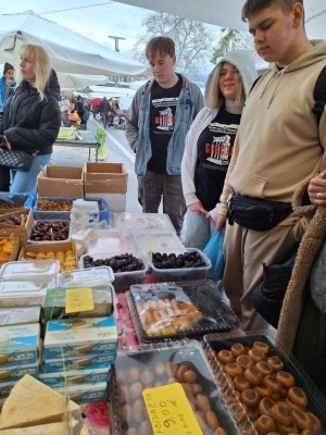 Dzień pierwszy w Grecji 
- na targu w Leptokarii