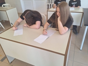 Dzień czwarty w Grecji
 - praktyki